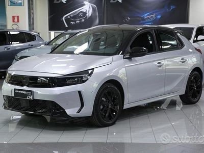 Usata Opel Corsa 101 CV (74 kW) 2025 Grigio argento Utilitaria