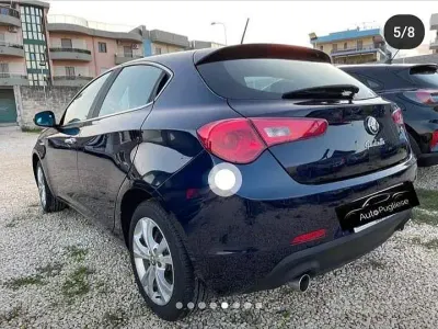Usata Alfa Romeo Giulietta 140 CV (102 kW) 2011 Blu Utilitaria