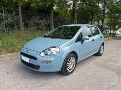 Usata Fiat Punto Street 69 CV (50 kW) 2015 Blu Utilitaria