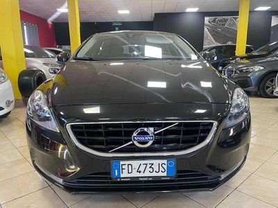 Nero Usata 2016 Volvo V40 Kinetic Berlina | 5990 € (Buon prezzo)