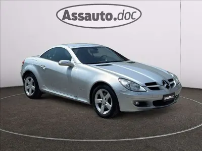 Usata Mercedes SLK200 163 CV (119 kW) 2005 Grigio metallizzato Cabrio