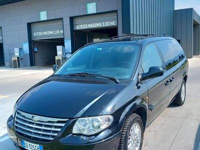 Usata Chrysler Grand Voyager 150 CV (110 kW) 2006 Nero Monovolume