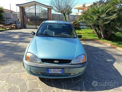 Usata Ford Fiesta 2001 Verde Utilitaria