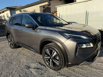 Gebraucht Nissan X-Trail Tekna 158 PS (116 kW) 2024 Grau SUV