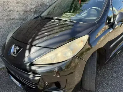 Usata Peugeot 207 68 CV (50 kW) 2010 Nero Berlina
