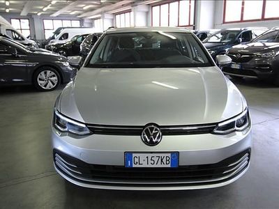 Usata VW Golf VIII Life 130 CV (95 kW) 2022 Argento Berlina