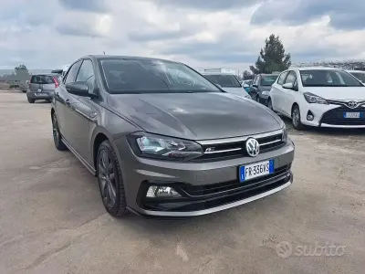 Usata VW Polo R-line 95 CV (69 kW) 2018 Grigio Utilitaria