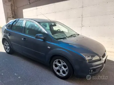 Usata Ford Focus 115 CV (84 kW) 2007 Grigio Berlina