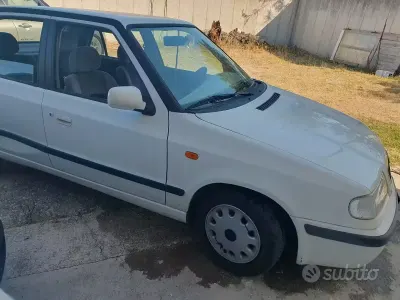 Usata Skoda Felicia 68 CV (50 kW) 1998 Bianco Berlina