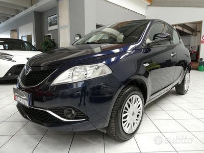 Usata Lancia Ypsilon 84 CV (61 kW) 2017 Blu Utilitaria