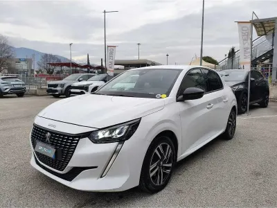 Usata Peugeot 208 Allure 100 CV (73 kW) 2023 Bianco Utilitaria