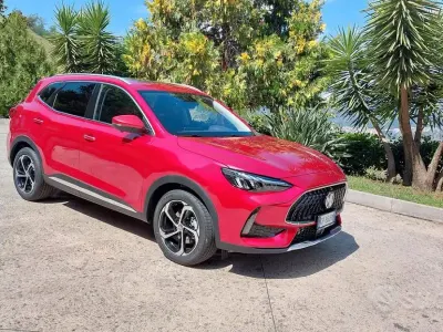 Usata MG HS Luxury 162 CV (119 kW) 2023 Rosso SUV