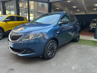 Usata Lancia Ypsilon 69 CV (50 kW) 2024 Bluazzurro Utilitaria