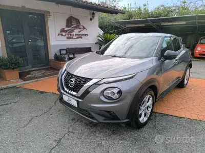 Gebraucht Nissan Juke N-Connecta 114 PS (83 kW) 2022 Grau SUV