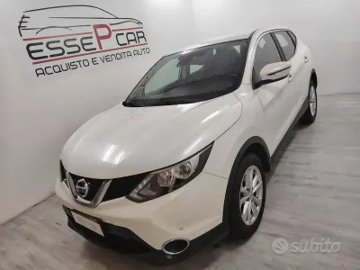 Usata Nissan Qashqai Acenta 110 CV (80 kW) 2015 Bianco SUV