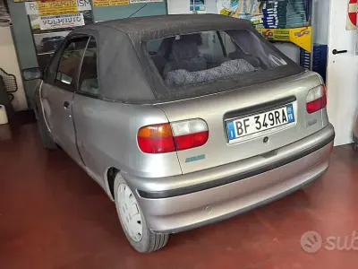 Usata Fiat Punto Cabriolet 86 CV (63 kW) 1999 Grigio Cabrio