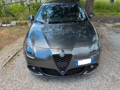 Usata Alfa Romeo Giulietta 120 CV (88 kW) 2010 Grigio Utilitaria
