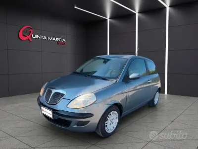 Usata Lancia Ypsilon 60 CV (44 kW) 2005 Grigio Utilitaria