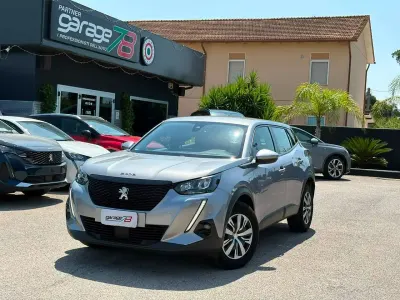Usata Peugeot 2008 Active 102 CV (75 kW) 2020 Argento SUV