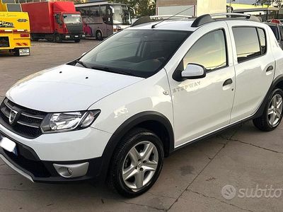 Usata Dacia Sandero Prestige 90 CV (66 kW) 2014 Bianco Berlina