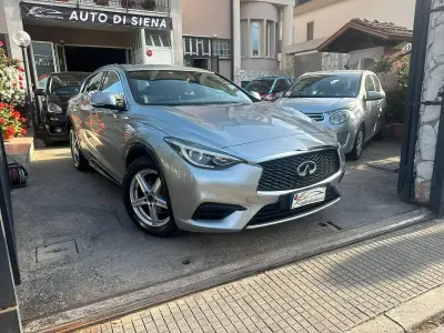 Usata Infiniti Q30 Premium 109 CV (80 kW) 2018 Grigio Berlina