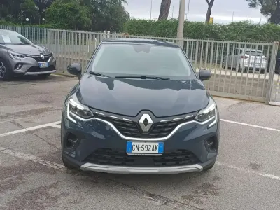 Usata Renault Captur Techno 94 CV (69 kW) 2023 Blu iron SUV