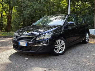 Usata Peugeot 308 Access 99 CV (72 kW) 2022 Blu/azzurro Berlina