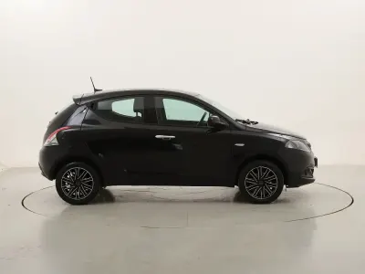Usata Lancia Ypsilon Gold 70 CV (51 kW) 2023 Neronero Utilitaria