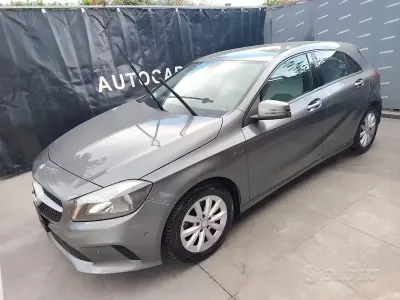 Usata Mercedes A180 109 CV (80 kW) 2016 Grigio Utilitaria
