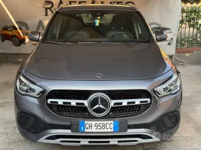 Usata Mercedes GLA200 150 CV (110 kW) 2021 Grigio SUV