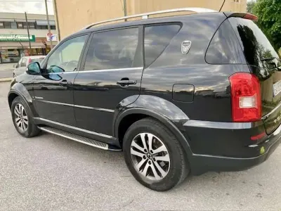 Usata SsangYong Rexton 155 CV (114 kW) 2014 Nero SUV