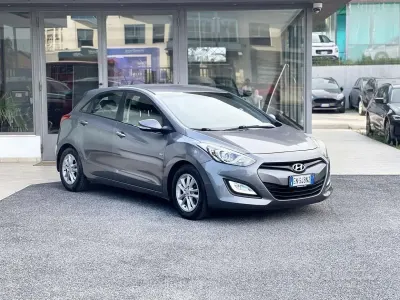 Usata Hyundai i30 110 CV (80 kW) 2012 Grigio Berlina