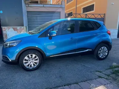 Usata Renault Captur 90 CV (66 kW) 2014 Blu SUV