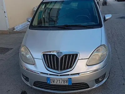 Usata Lancia Musa 95 CV (69 kW) 2009 Grigio Monovolume