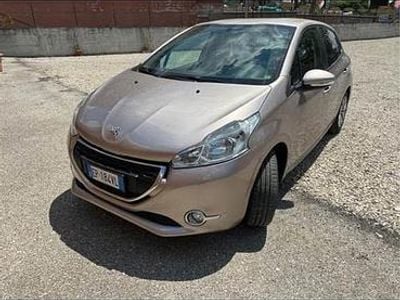 Usata Peugeot 208 68 CV (50 kW) 2014 Utilitaria