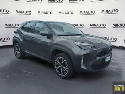 Usata Toyota Yaris Cross 116 CV (85 kW) 2022 Grigio SUV
