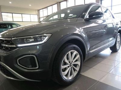 Usata VW T-Roc Style 116 CV (85 kW) 2025 Grigio scuro /tetto nero SUV