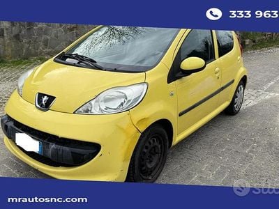 Usata Peugeot 107 68 CV (50 kW) 2008 Giallo Utilitaria
