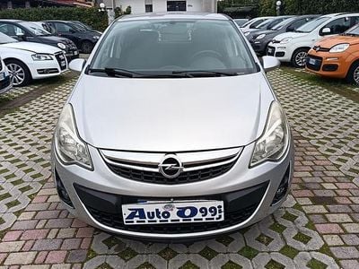 Begagnad Opel Corsa Club 86 HK (63 kW) 2012 Grå Halvkombi