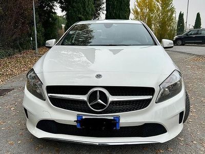 Usata Mercedes A180 110 CV (80 kW) 2017 Bianco Berlina