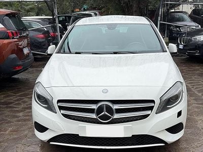 Usata Mercedes A180 Night 108 CV (79 kW) 2014 Bianco Berlina