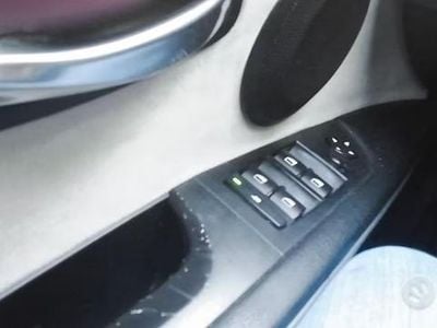 Usata BMW 318 143 CV (105 kW) 2011 Nero Station wagon