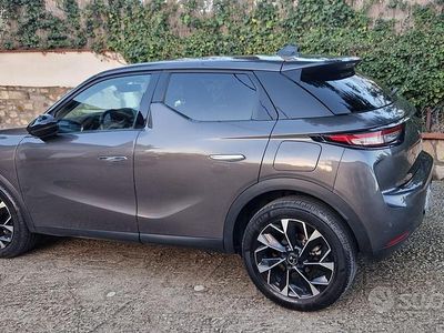 Usado DS Automobiles DS3 Opera 131 CV (96 kW) 2023 Gris Utilitario
