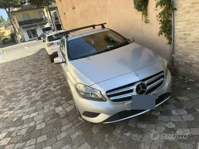 Usata Mercedes A180 122 CV (89 kW) 2014 Grigio Utilitaria