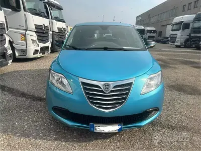 Usata Lancia Ypsilon 69 CV (50 kW) 2013 Bluazzurro Utilitaria