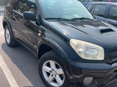 usata Toyota RAV4 3 porte gancio traino