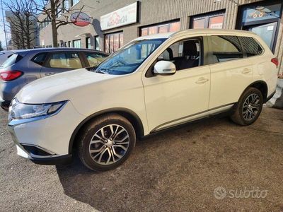 Usata Mitsubishi Outlander Instyle 149 CV (109 kW) 2018 Bianco SUV
