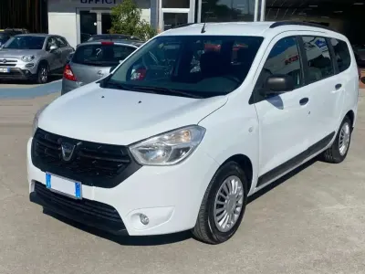 Usata Dacia Lodgy Comfort 95 CV (69 kW) 2019 Bianco Monovolume