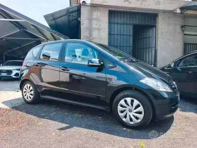 Usata Mercedes A160 95 CV (69 kW) 2011 Nero Station wagon