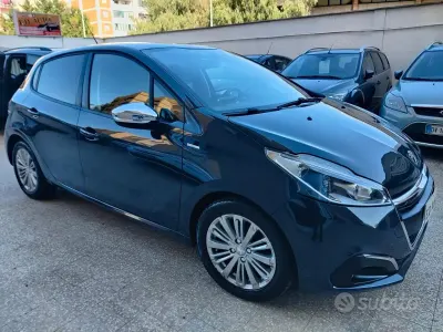 Usata Peugeot 208 75 CV (55 kW) 2018 Grigio Utilitaria